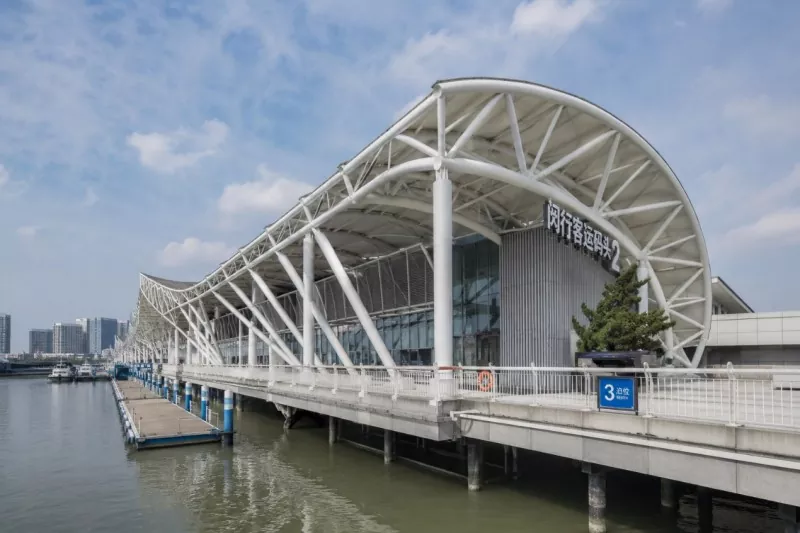 သံမဏိတည်ဆောက်ပုံ Cruise Terminal ဆောက်လုပ်ရေး ဖွံ့ဖြိုးတိုးတက်မှုနှင့် ဆင့်ကဲဖြစ်စဉ်